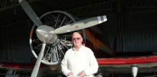 Un hombre con alas